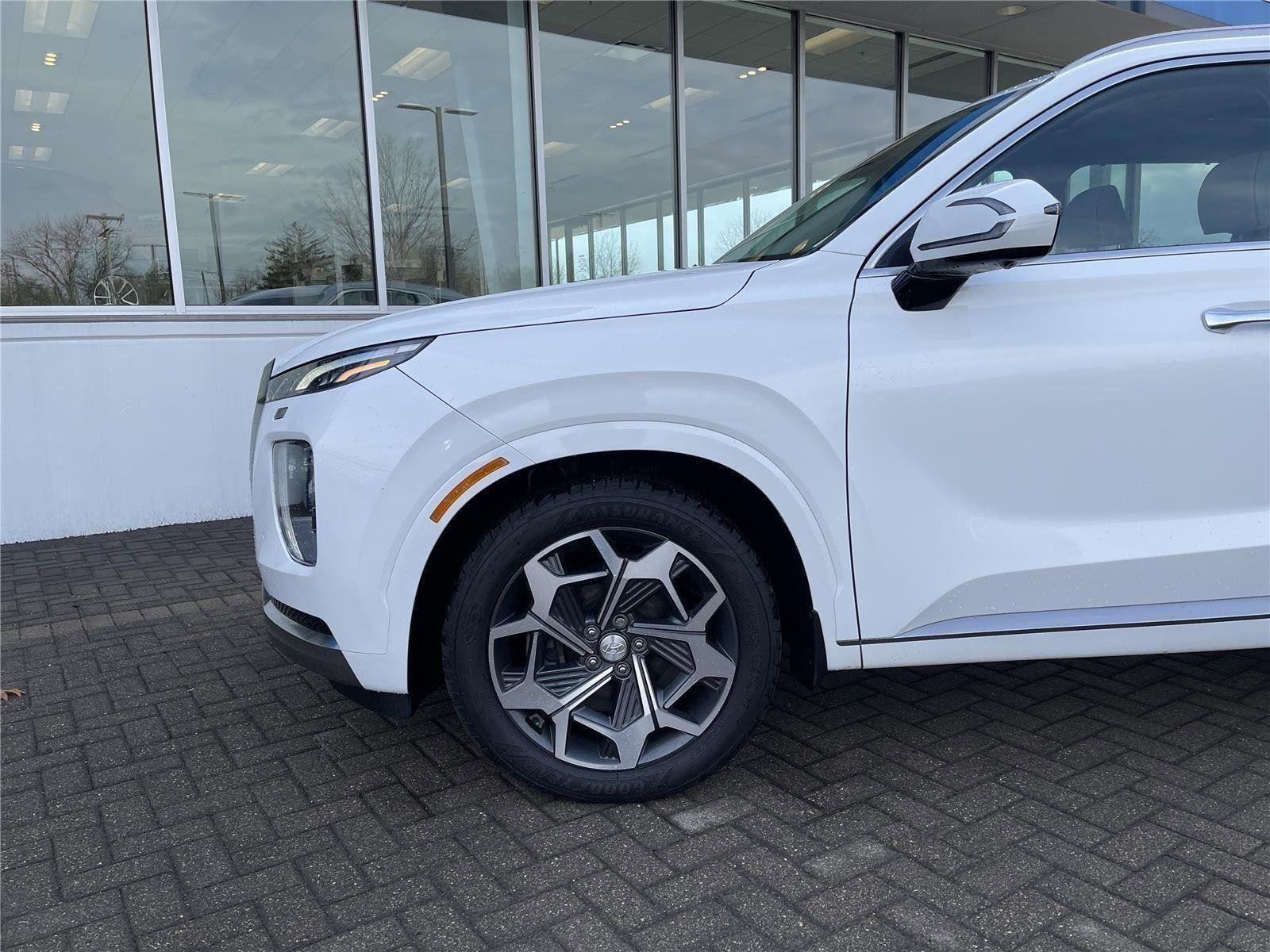 Used 2022 Hyundai Palisade Calligraphy w/ Winter Package image 9