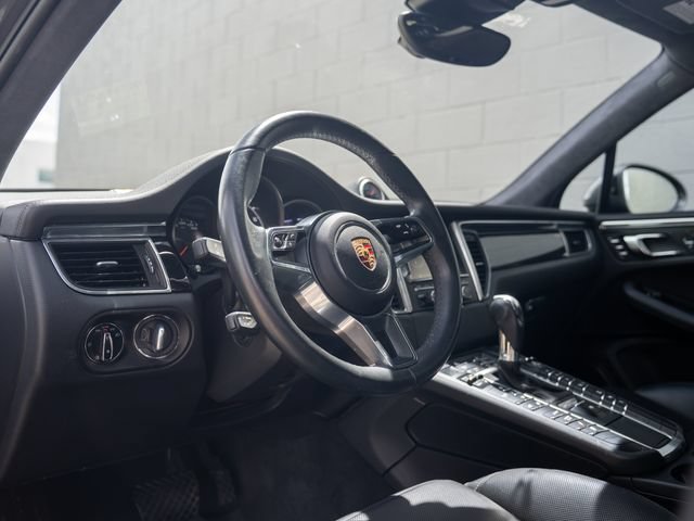 Used 2015 Porsche Macan Turbo AWD/4WD image 4