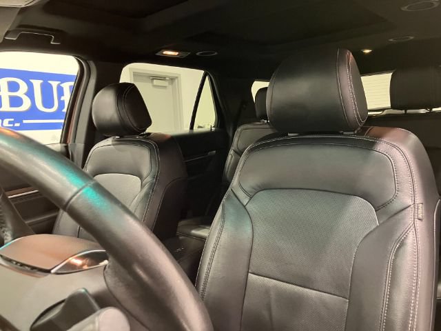Used 2016 Ford Explorer Limited w/ Equipment Group 301A AWD/4WD image 38