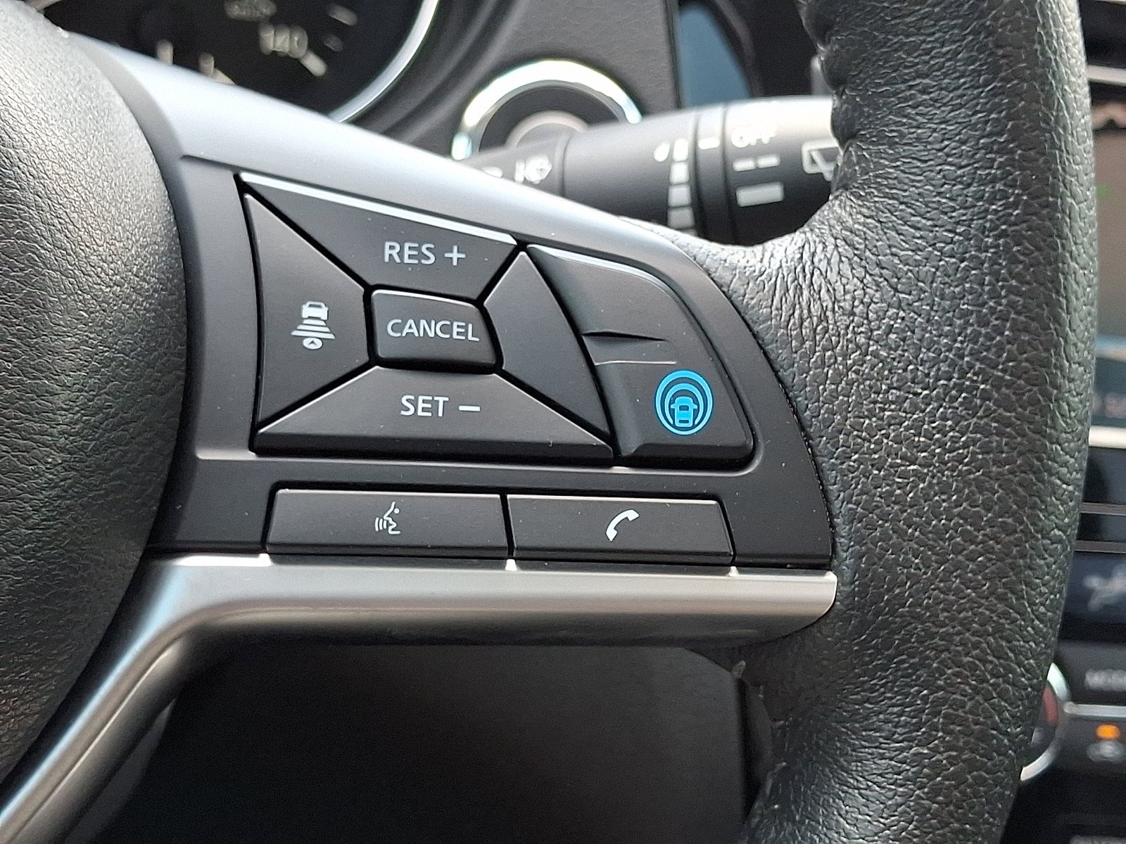 Used 2019 Nissan Rogue SL w/ Premium Package AWD/4WD image 25