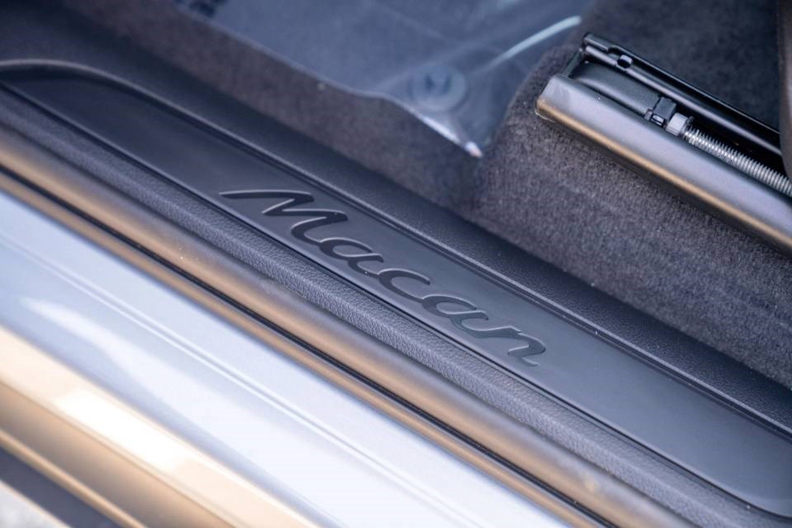 New 2026 Porsche Macan AWD/4WD image 13