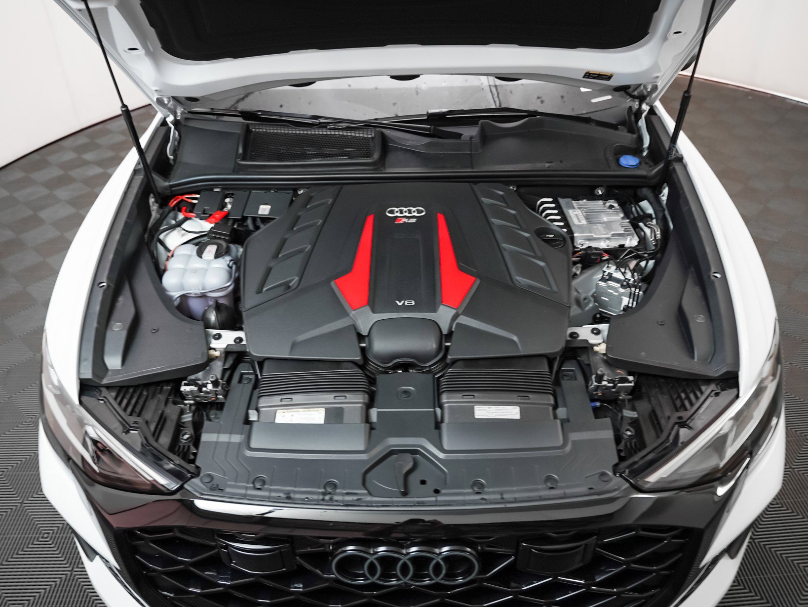 New 2026 Audi RS Q8 performance image 4