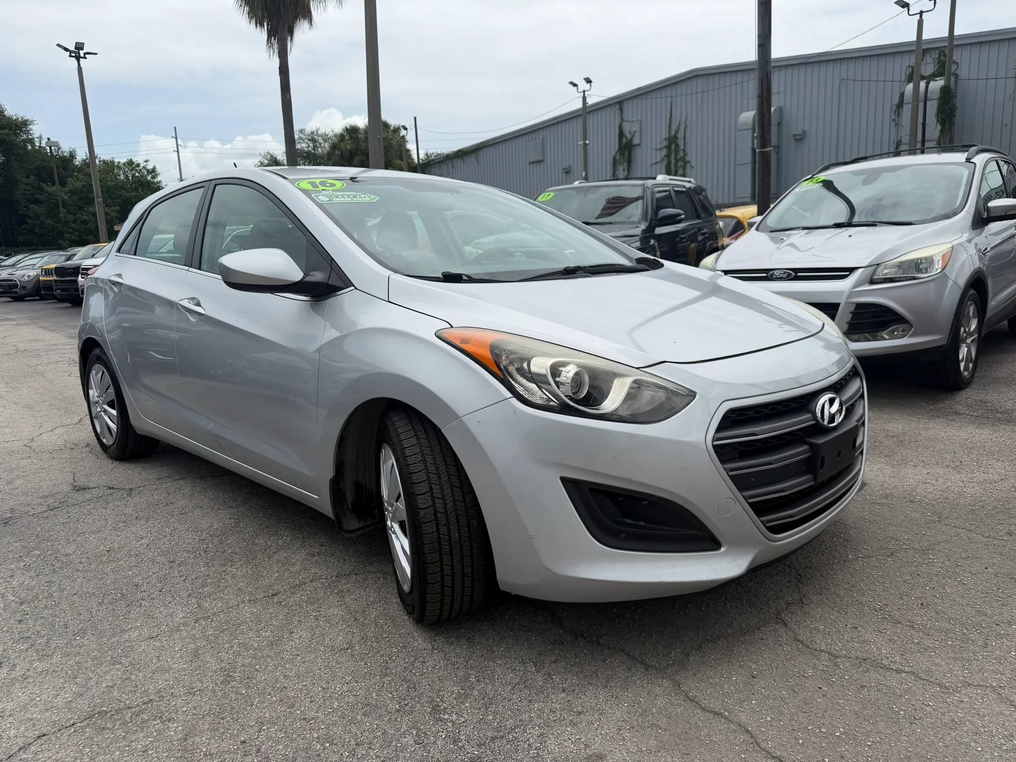 Used 2016 Hyundai Elantra GT FWD image 3