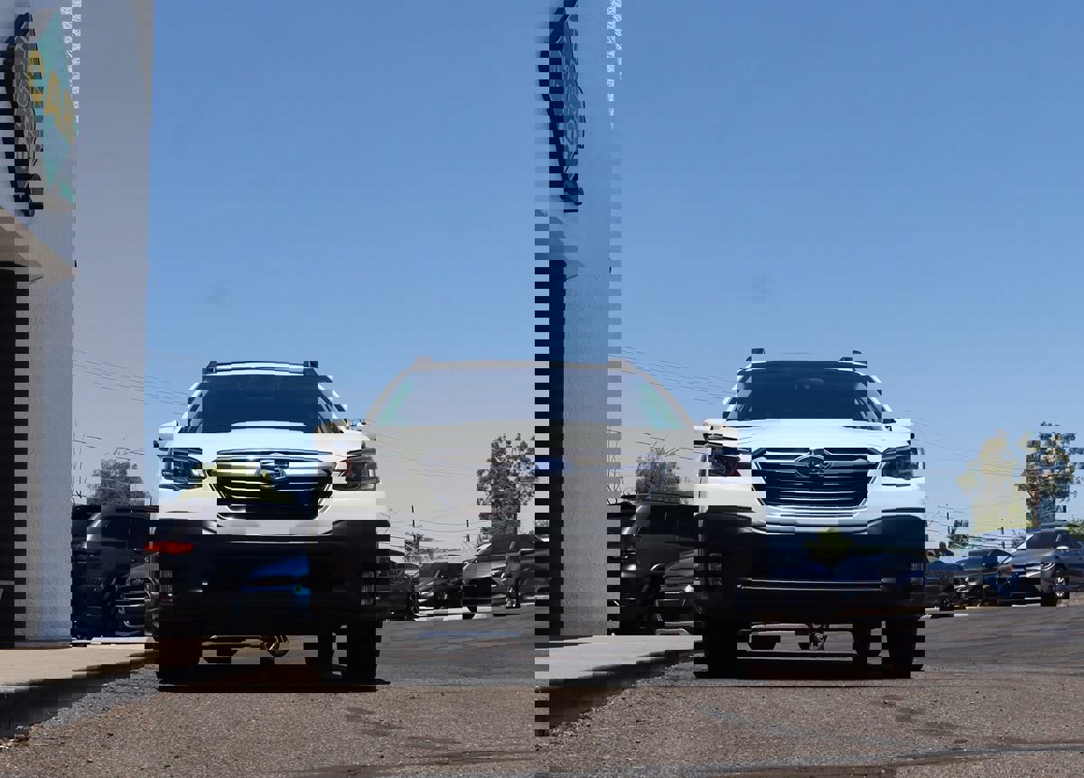 Used 2022 Subaru Outback Premium image 17