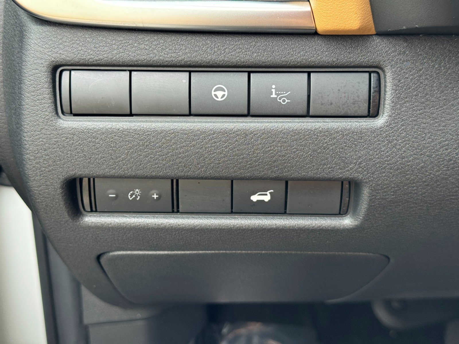 Used 2022 Nissan Rogue Platinum w/ Head-Up Display Package FWD image 18