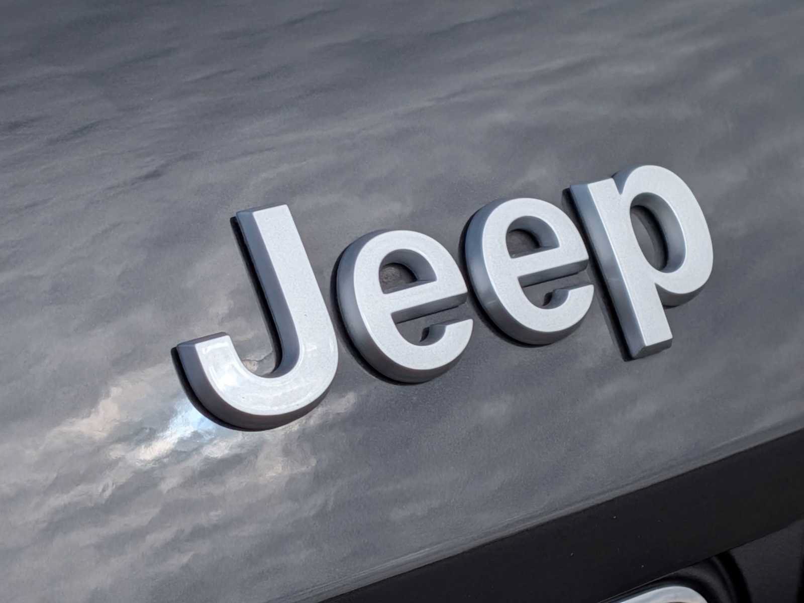 Used 2025 Jeep Grand Cherokee Laredo X w/ Luxury Tech Group I AWD/4WD image 13