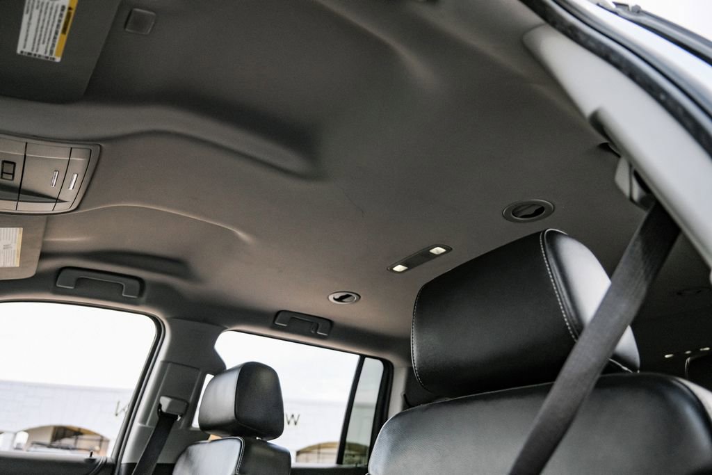 Used 2018 Chevrolet Suburban LT image 31