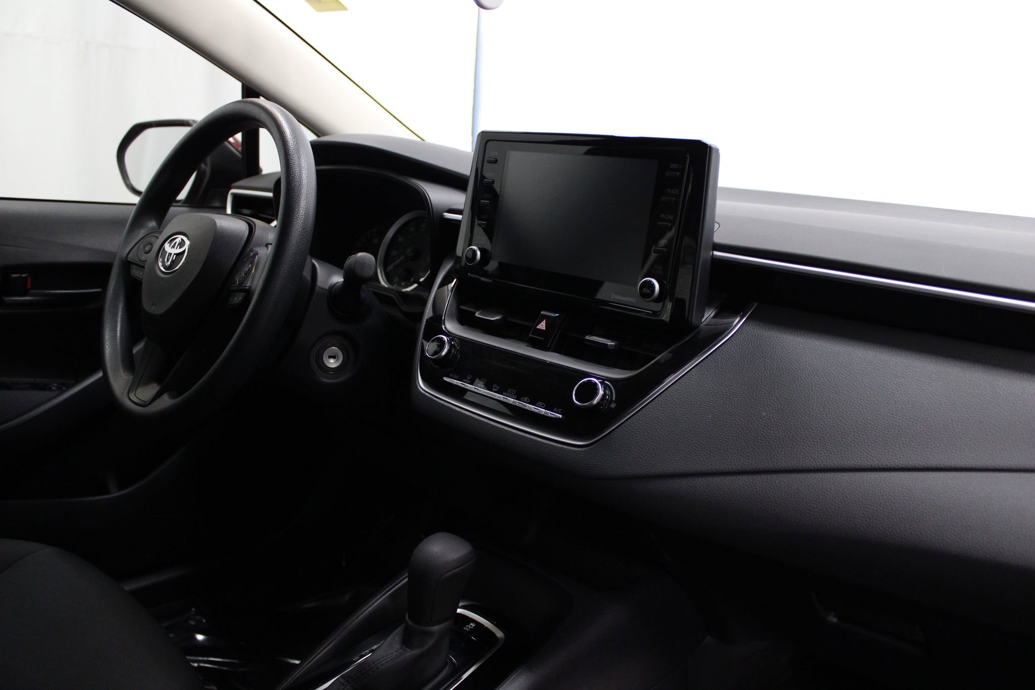 Used 2022 Toyota Corolla LE image 24