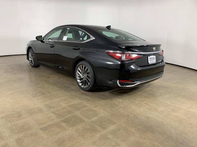 Used 2025 Lexus ES 300h w/ Luxury Package image 14