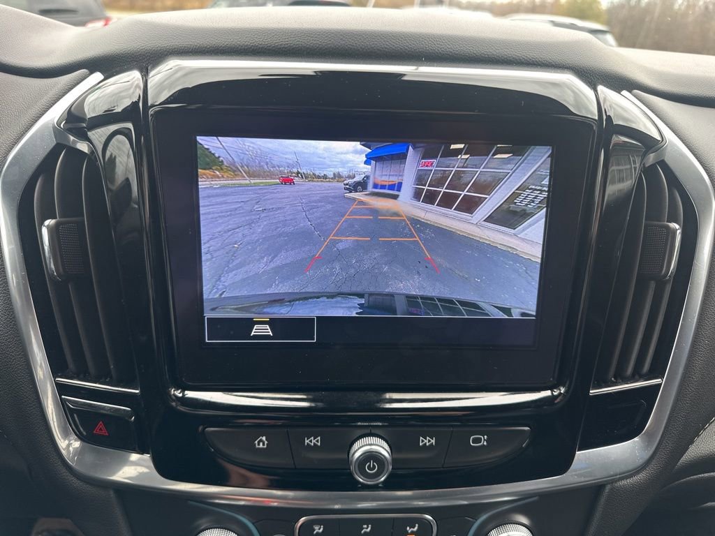 Used 2022 Chevrolet Traverse LT w/ Midnight/Sport Edition image 22