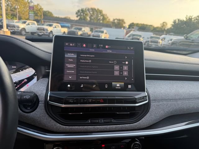 Used 2022 Jeep Compass Latitude w/ Convenience Group image 16