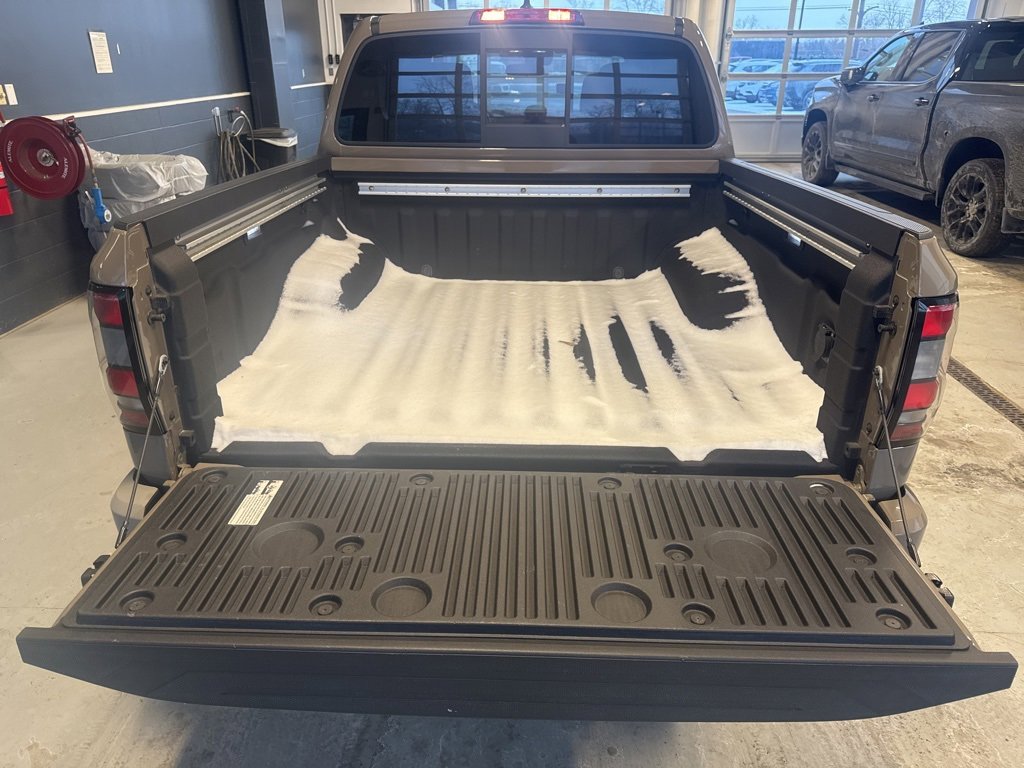 Used 2022 Nissan Frontier PRO-4X image 12