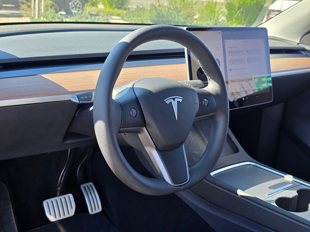 Used 2025 Tesla Model Y Performance image 15
