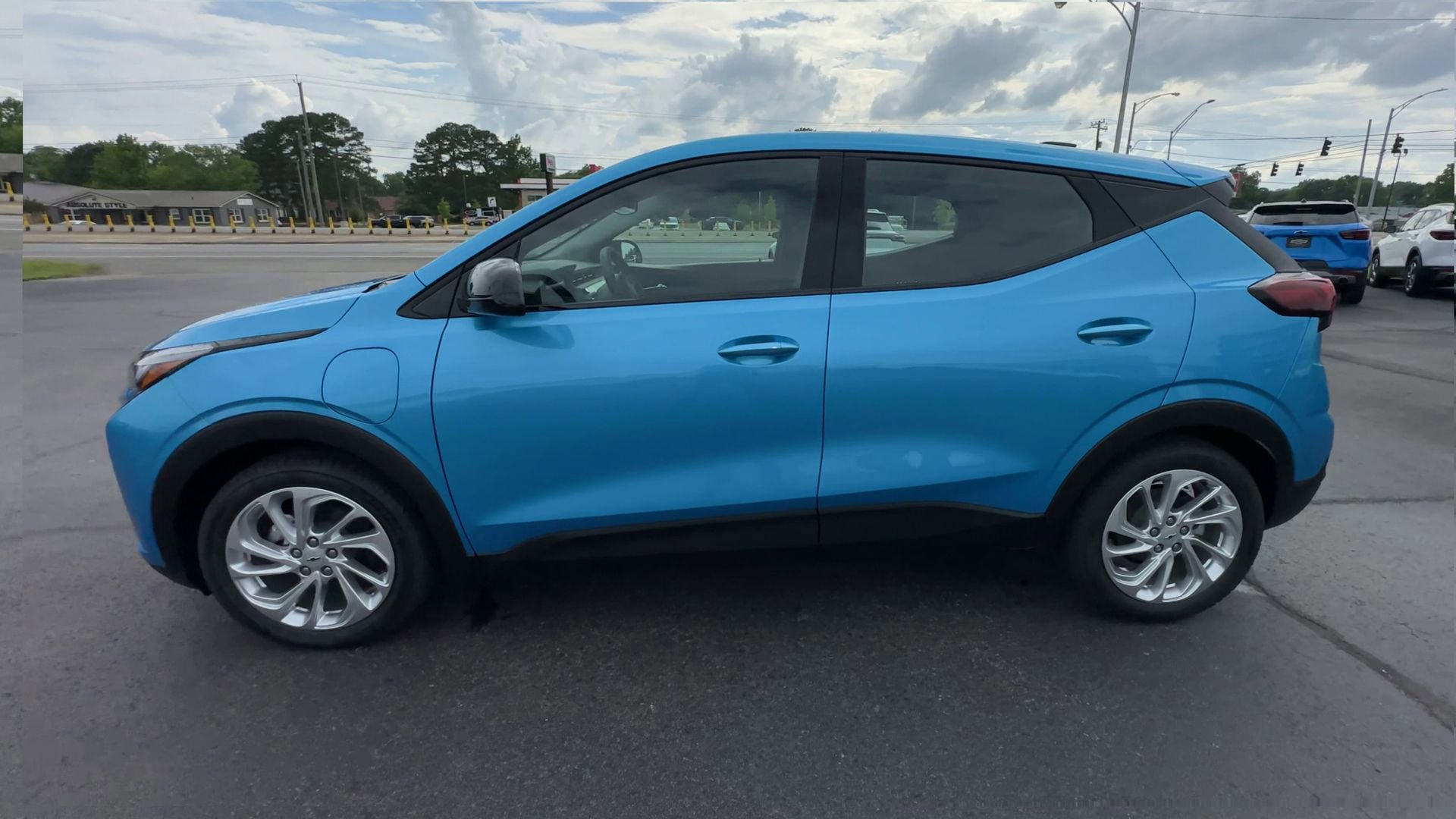 New 2027 Chevrolet Bolt LT FWD image 5