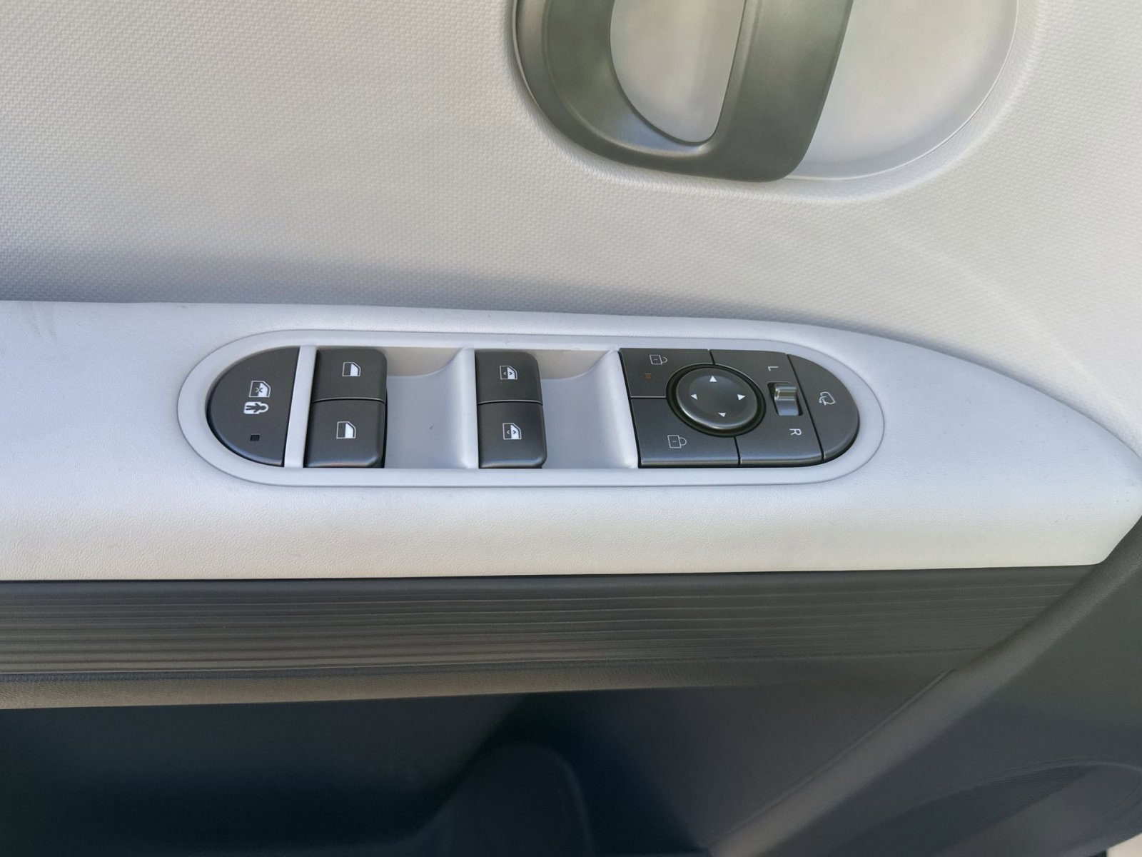 New 2025 Hyundai Ioniq 5 SEL image 15