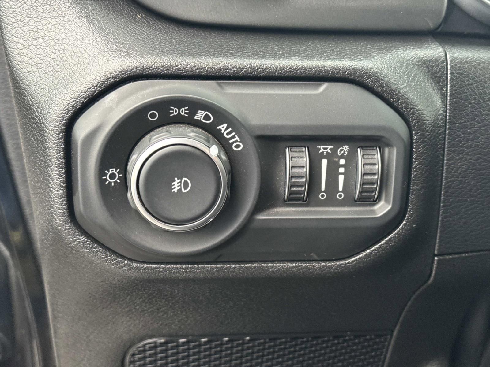 Used 2021 Jeep Wrangler Unlimited Sahara AWD/4WD image 20