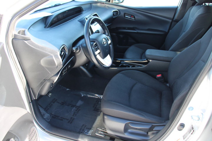 Used 2018 Toyota Prius Prime Plus image 11