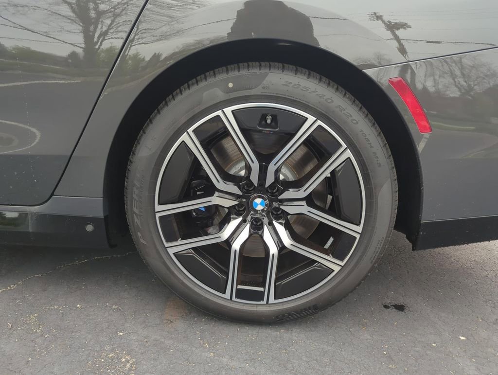 New 2025 BMW 760i xDrive w/ Executive Package image 10