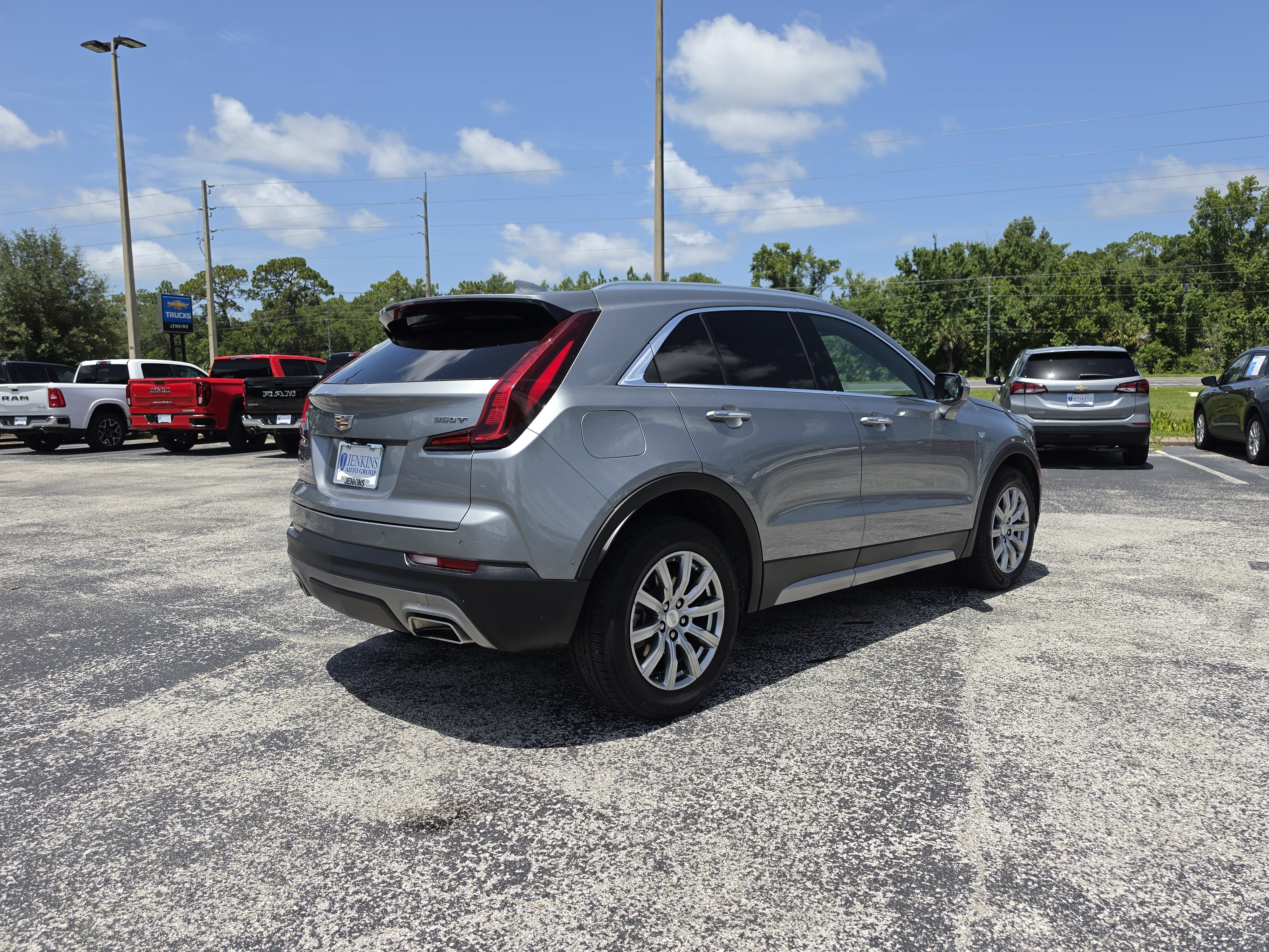 Used 2023 Cadillac XT4 Premium Luxury w/ Cold Weather Package AWD/4WD image 5