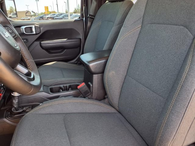 Used 2024 Jeep Wrangler Unlimited AWD/4WD image 3