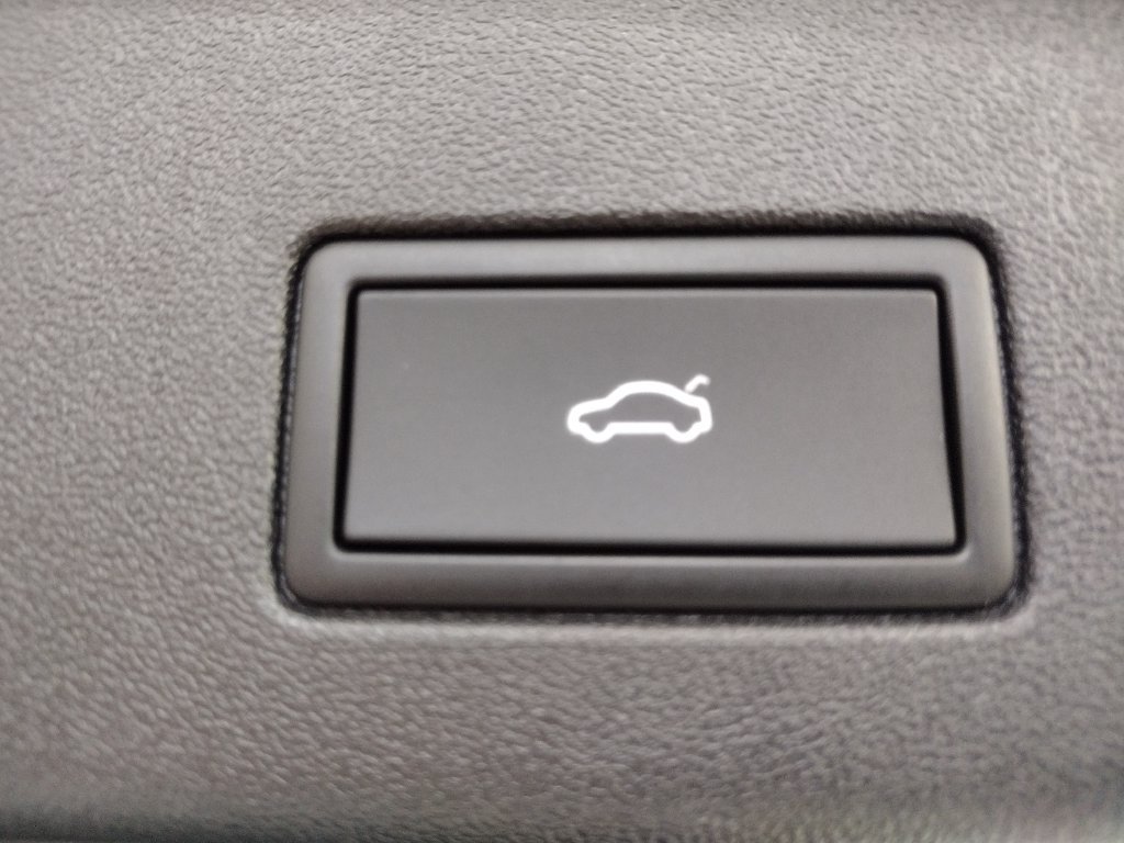 Used 2023 Volkswagen ID.4 Pro S AWD/4WD image 19