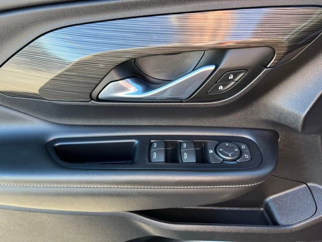Used 2023 GMC Terrain SLE w/ Elevation Edition image 12