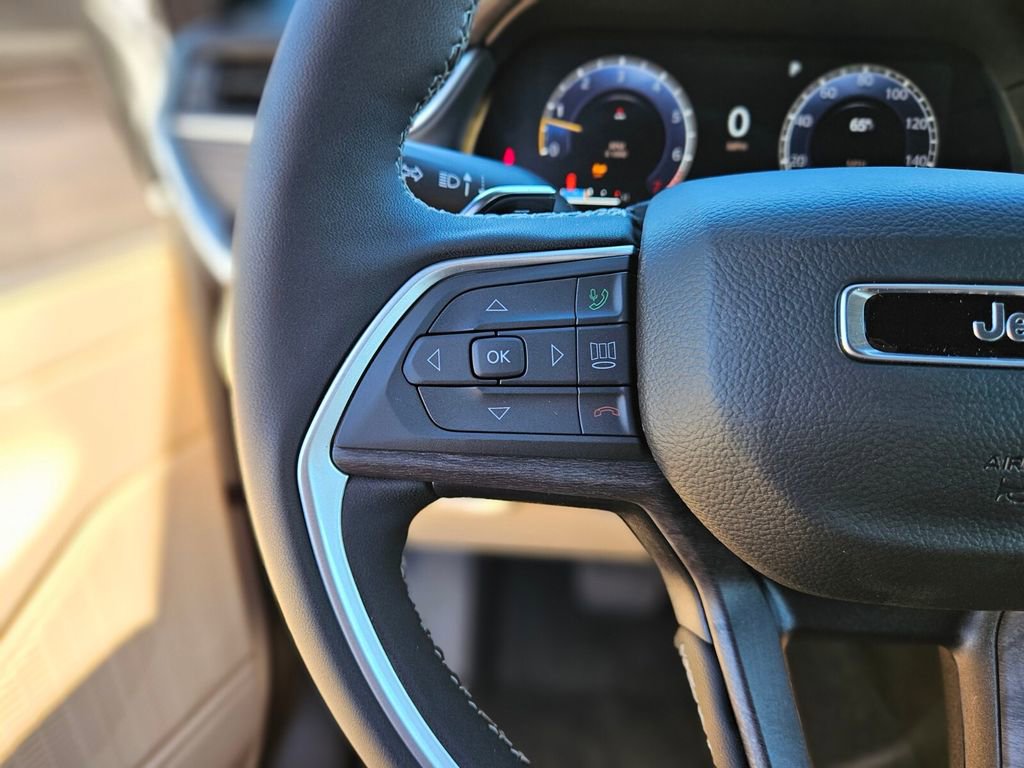 New 2025 Jeep Grand Cherokee Limited image 26