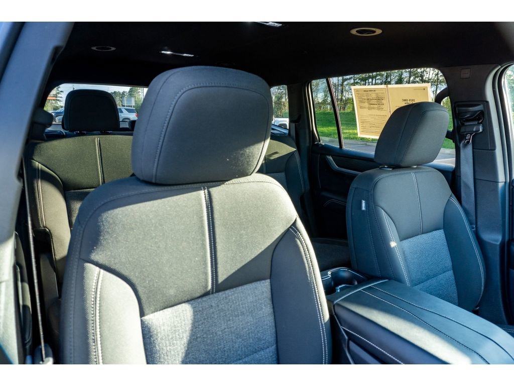 Used 2025 GMC Acadia Elevation image 19