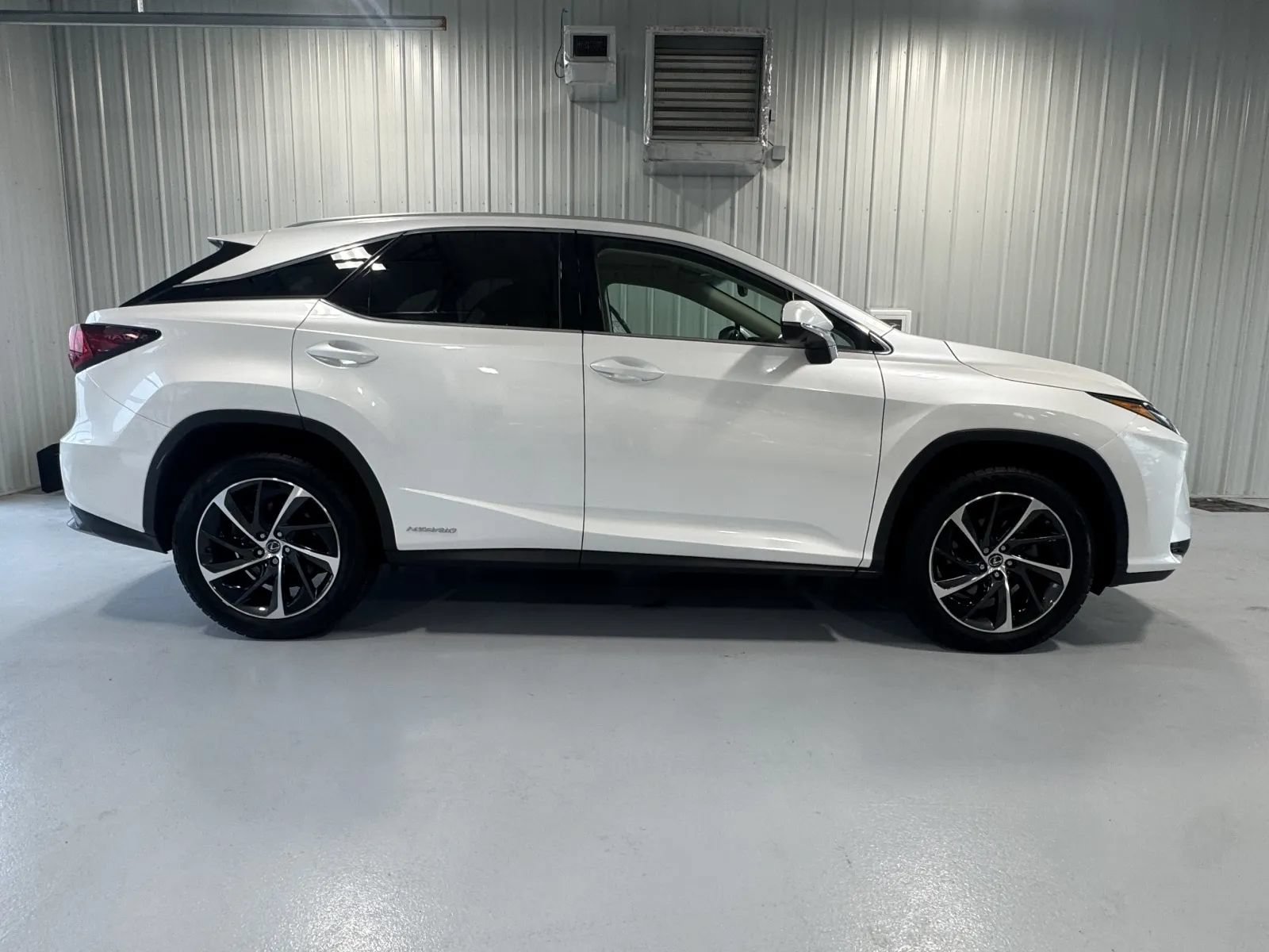 Used 2018 Lexus RX 450h AWD w/ Luxury Package image 3