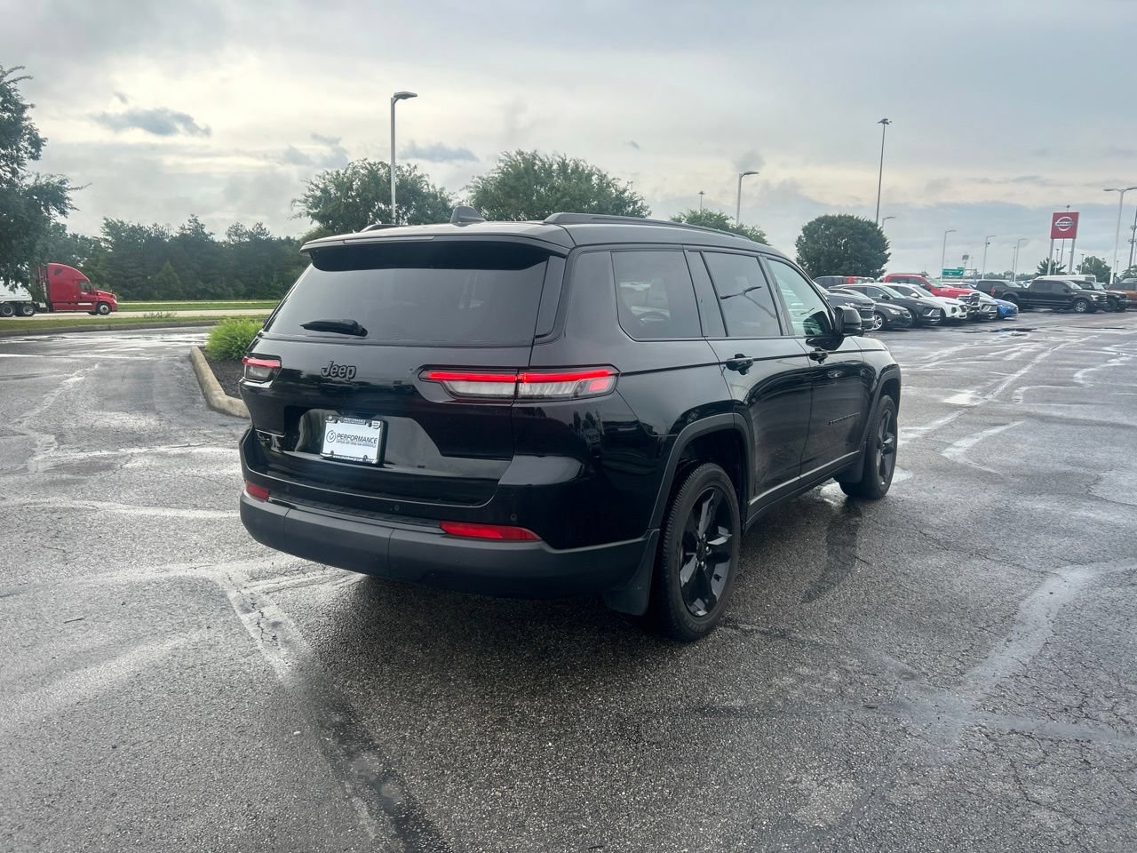 Used 2025 Jeep Grand Cherokee L Altitude AWD/4WD image 3