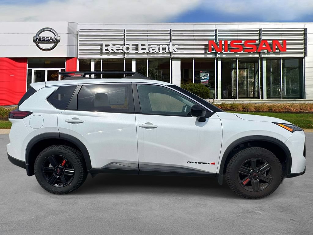 Used 2025 Nissan Rogue SV AWD/4WD image 5