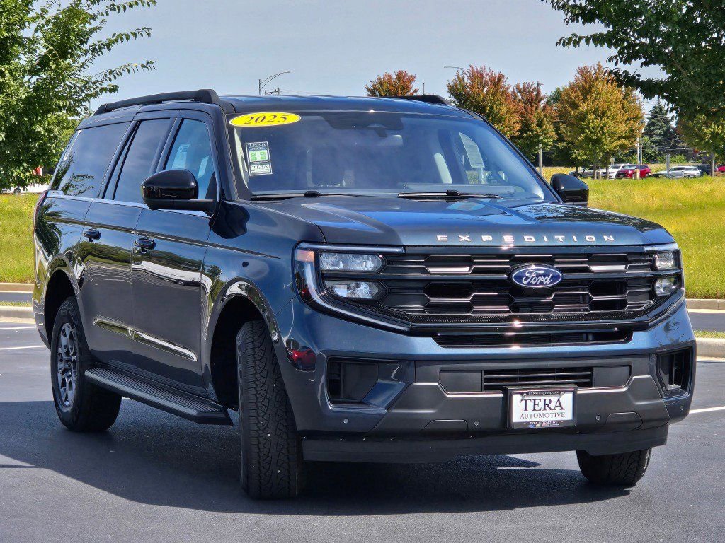 New 2025 Ford Expedition Max Active AWD/4WD image 3