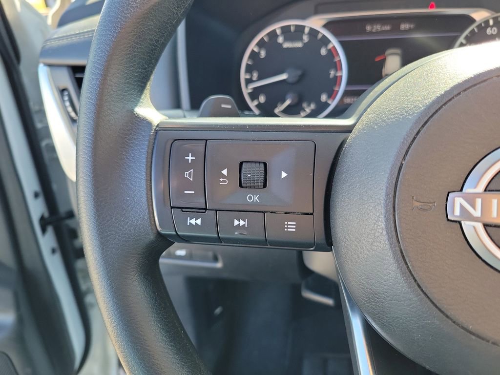Used 2024 Nissan Rogue SV image 18