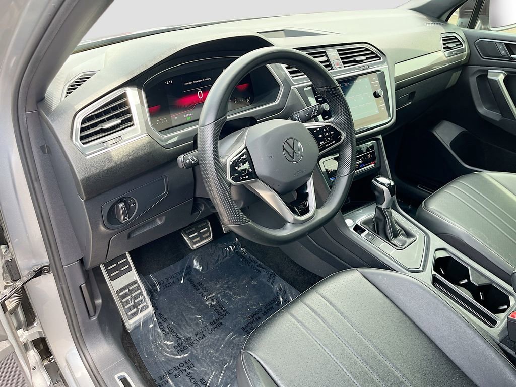 Used 2023 Volkswagen Tiguan SE R-Line FWD image 16