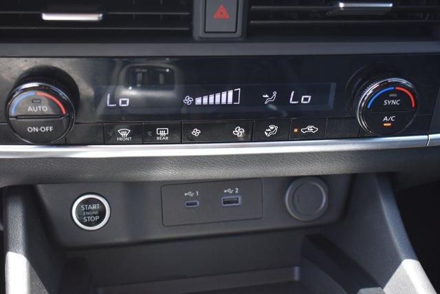 Used 2023 Nissan Rogue SV FWD image 26