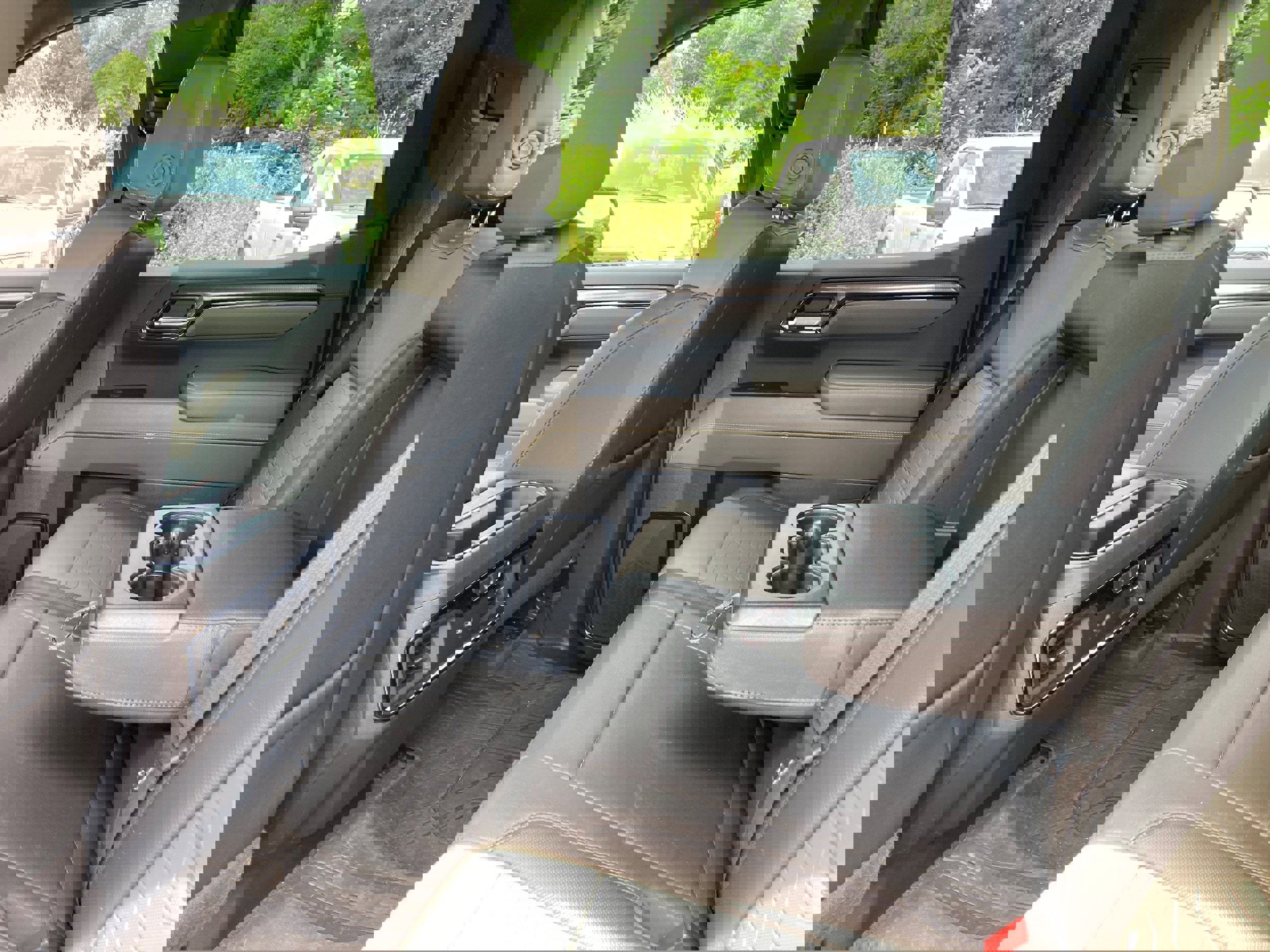 Used 2022 Chevrolet Silverado 1500 ZR2 w/ Technology Package image 11