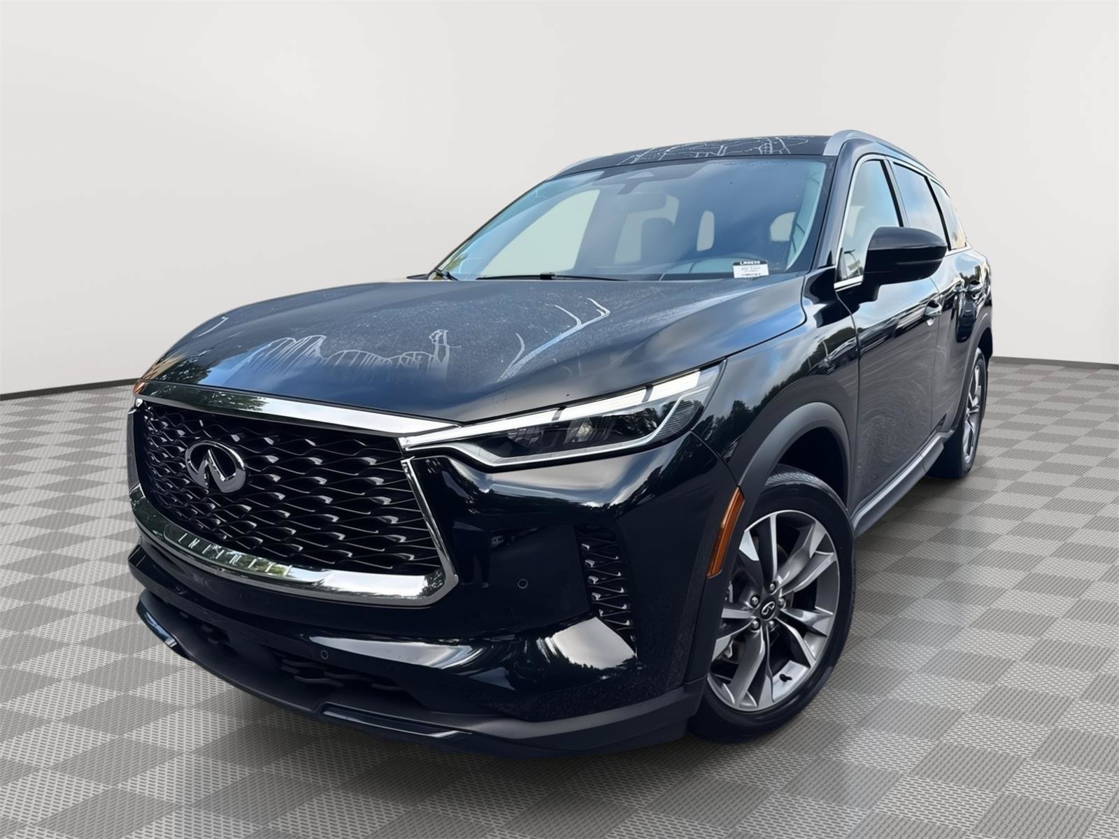 Used 2025 INFINITI QX60 Luxe FWD image 2