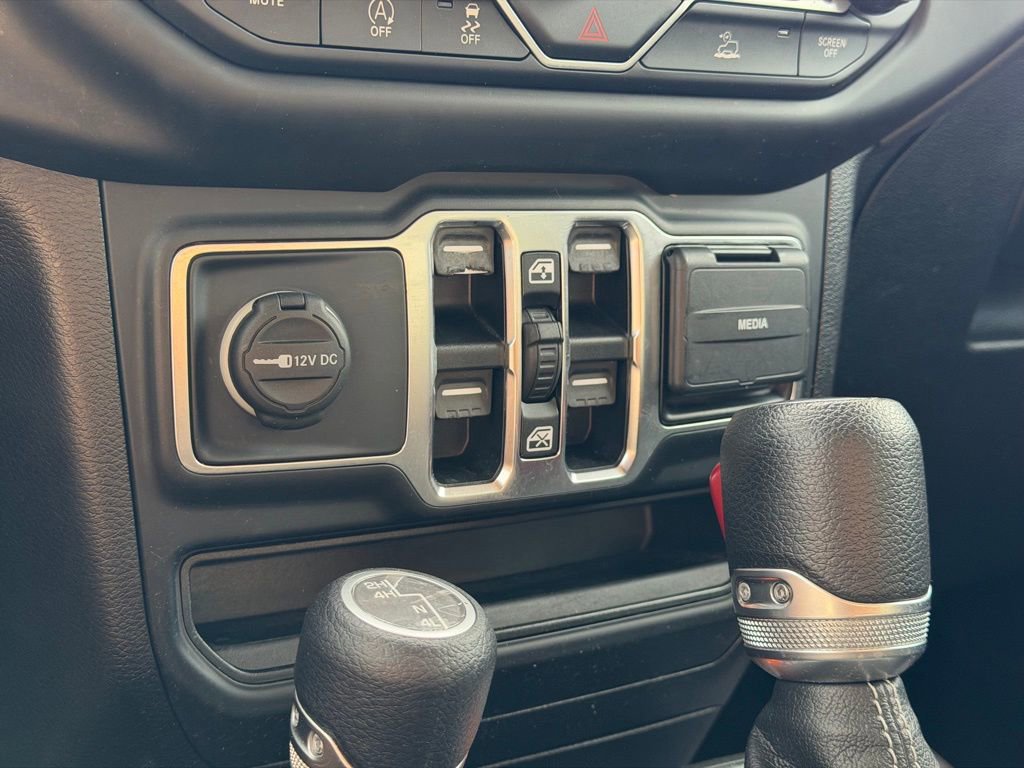 Used 2021 Jeep Wrangler Unlimited Sahara image 33