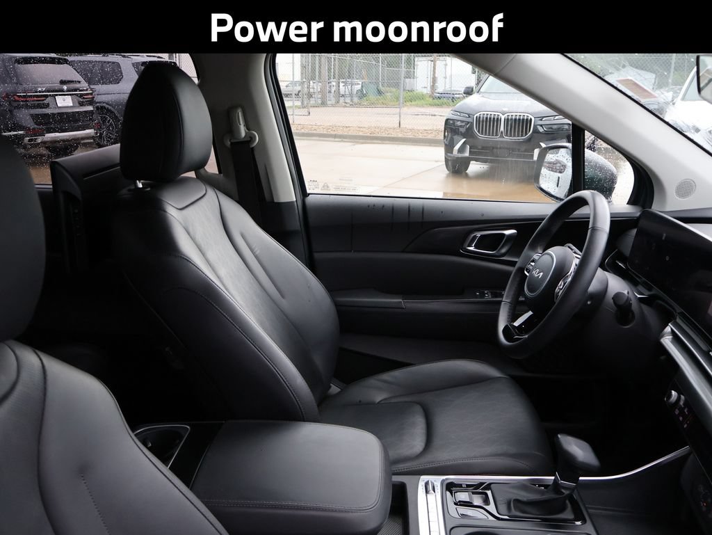 Used 2025 Kia Carnival SX FWD image 11