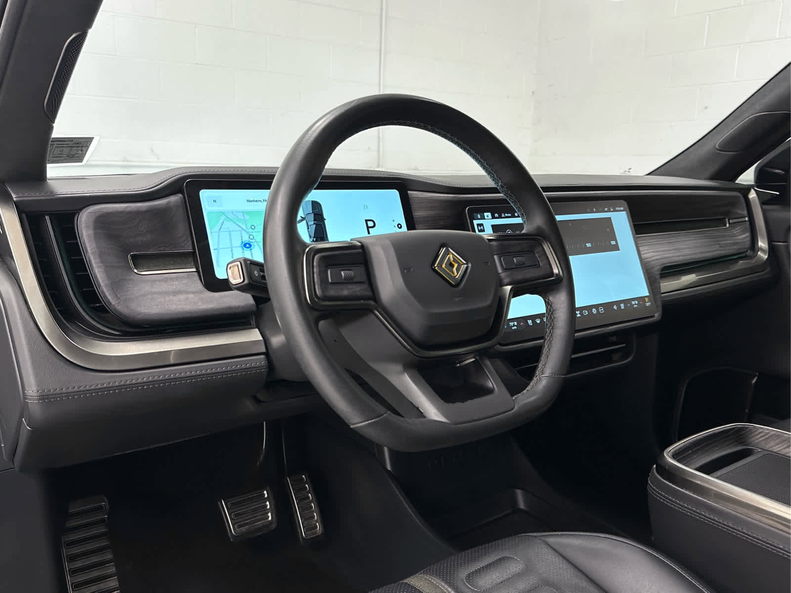 Used 2022 Rivian R1T Adventure image 10