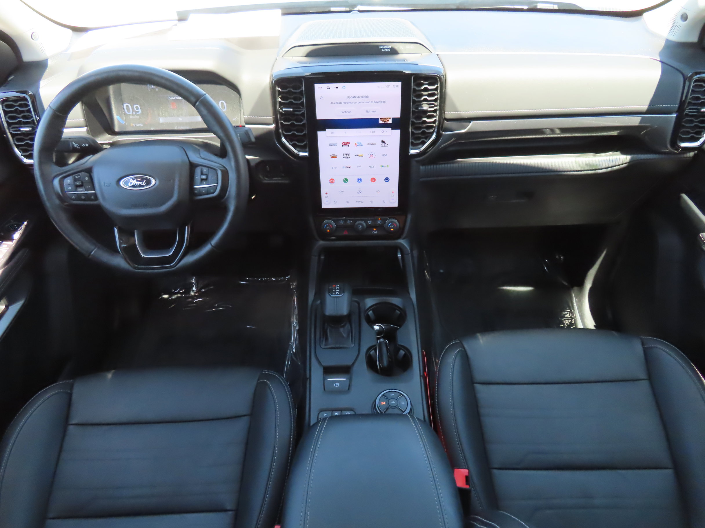 Used 2024 Ford Ranger Lariat w/ FX4 Off-Road Package AWD/4WD image 16