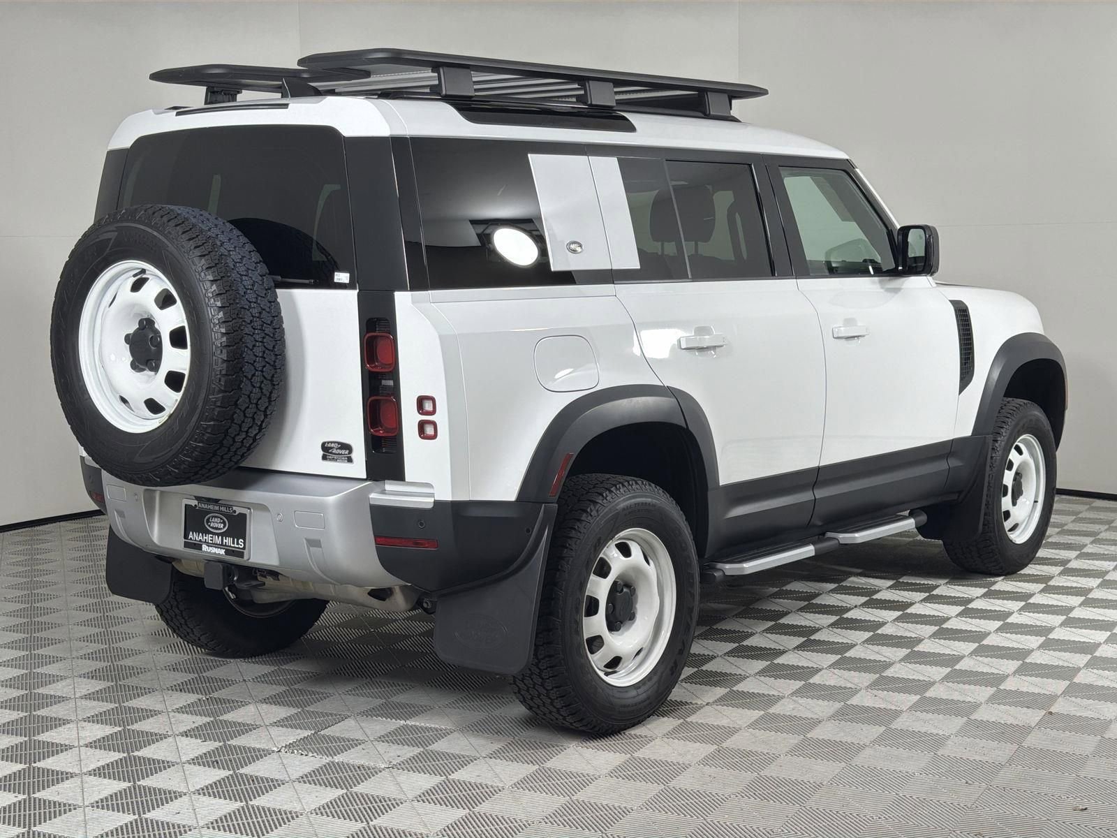 Used 2023 Land Rover Defender 110 S image 5