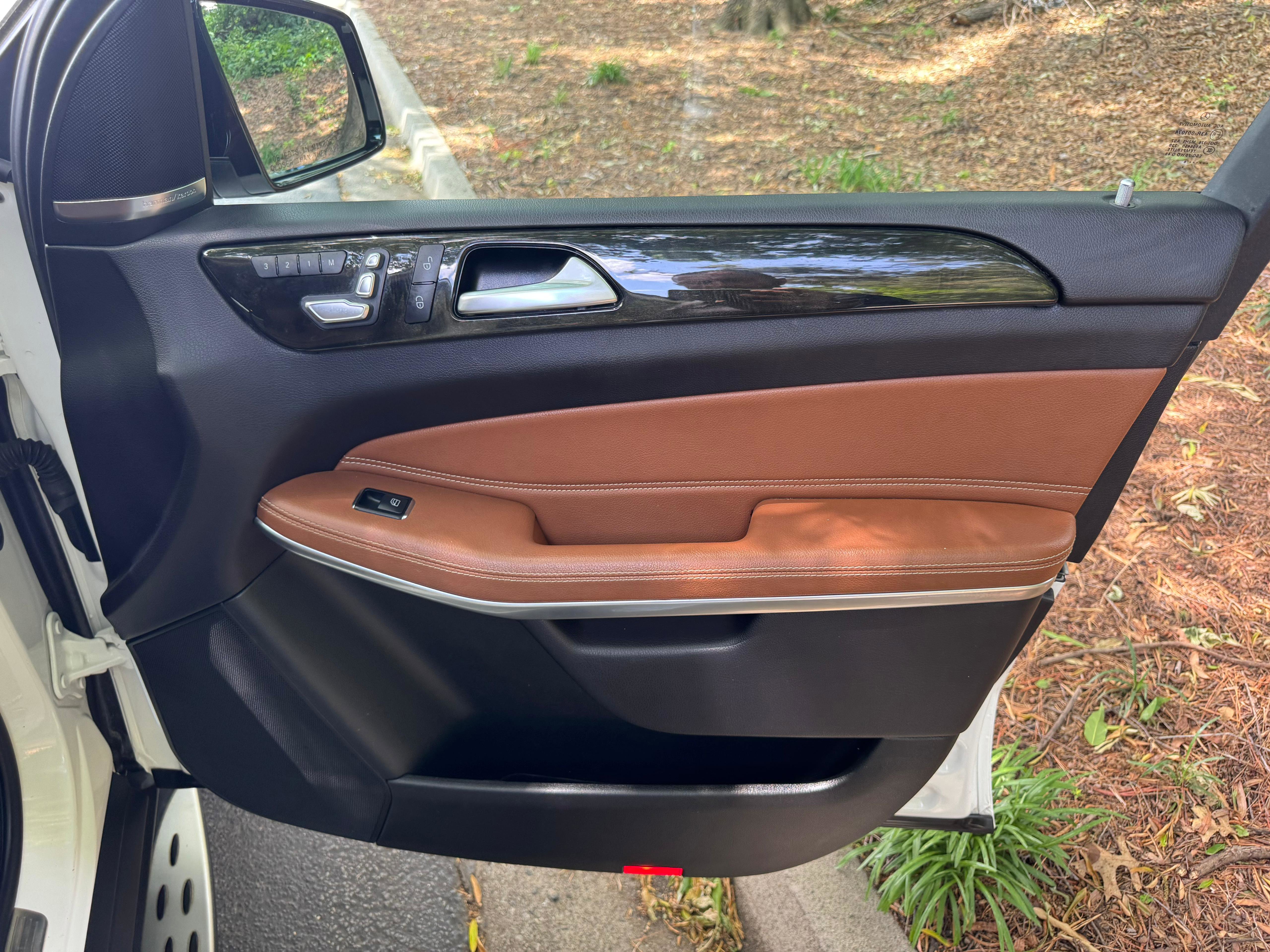 Used 2018 Mercedes-Benz GLS 550 4MATIC image 34