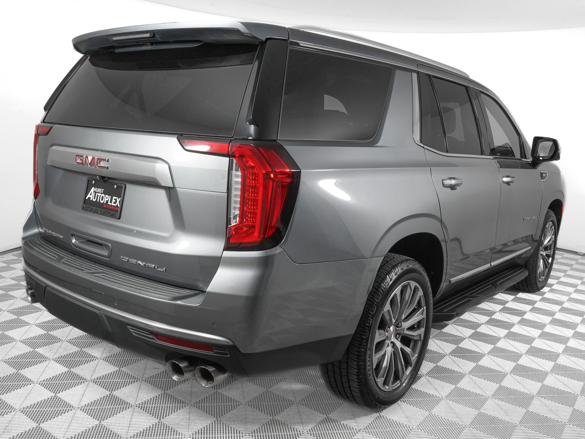 Used 2021 GMC Yukon Denali w/ LPO, Illumination Package image 5