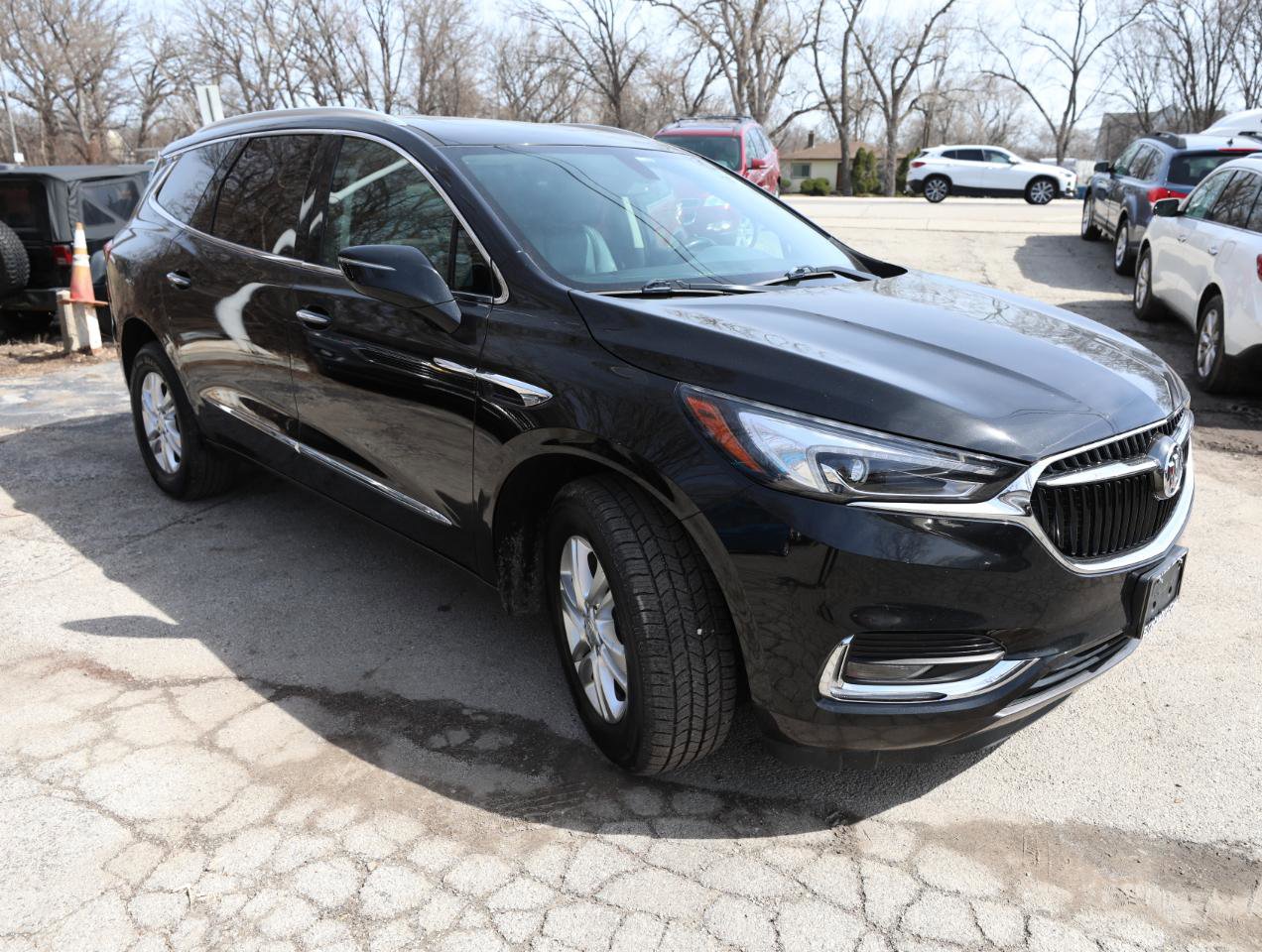 Used 2019 Buick Enclave Essence AWD/4WD image 4