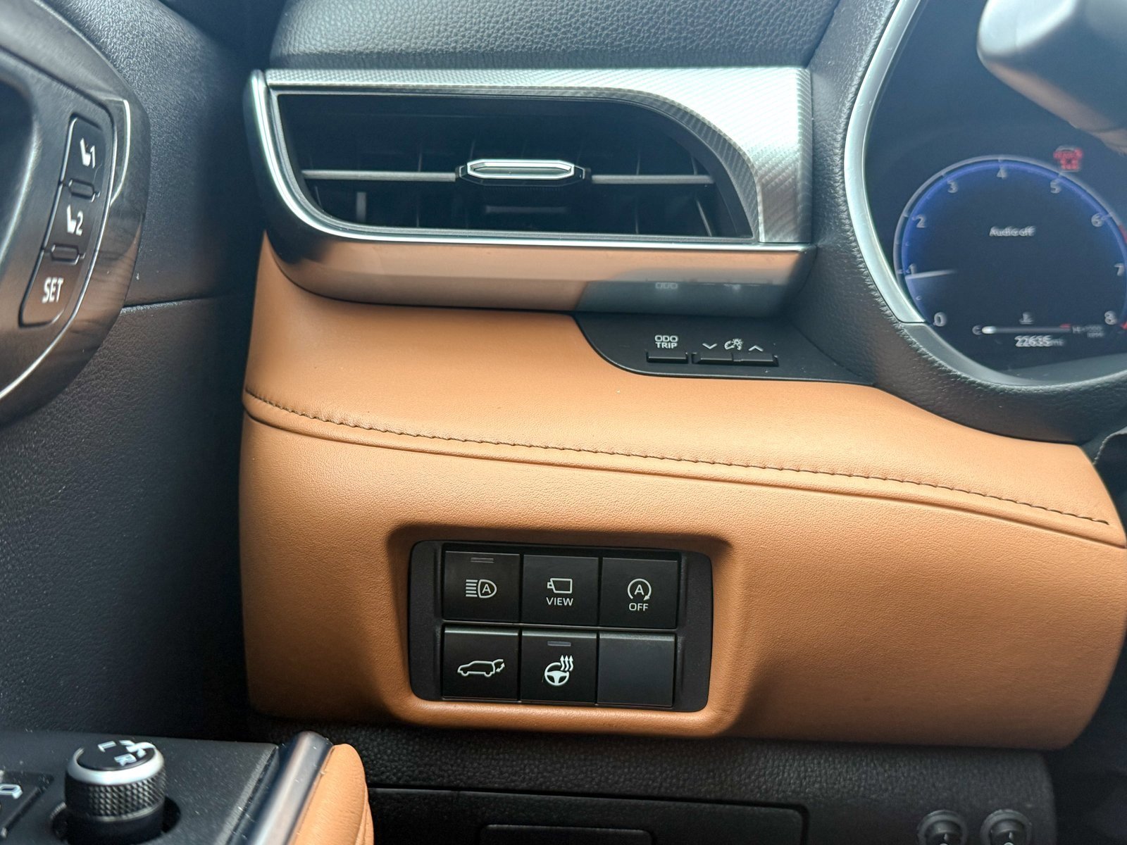 Used 2024 Toyota Highlander Platinum image 40