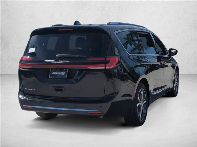 New 2026 Chrysler Pacifica Pinnacle image 2
