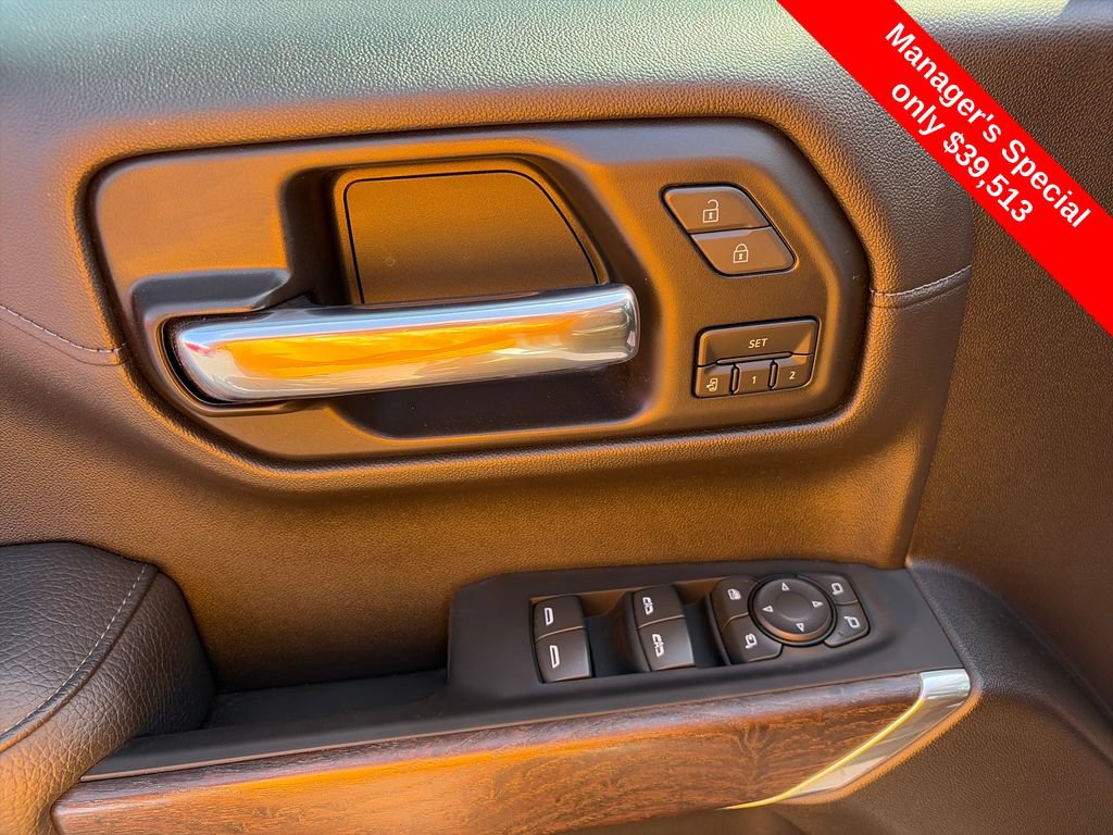 Used 2022 GMC Sierra 1500 Denali w/ Driver Alert Package II AWD/4WD image 17