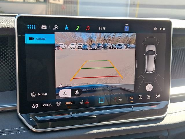 Certified 2025 Volkswagen Tiguan SE w/ Panoramic Sunroof Package AWD/4WD image 24