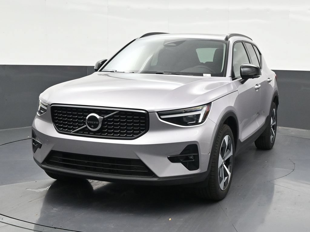 New 2026 Volvo XC40 B5 Plus w/ Climate Package AWD/4WD image 8